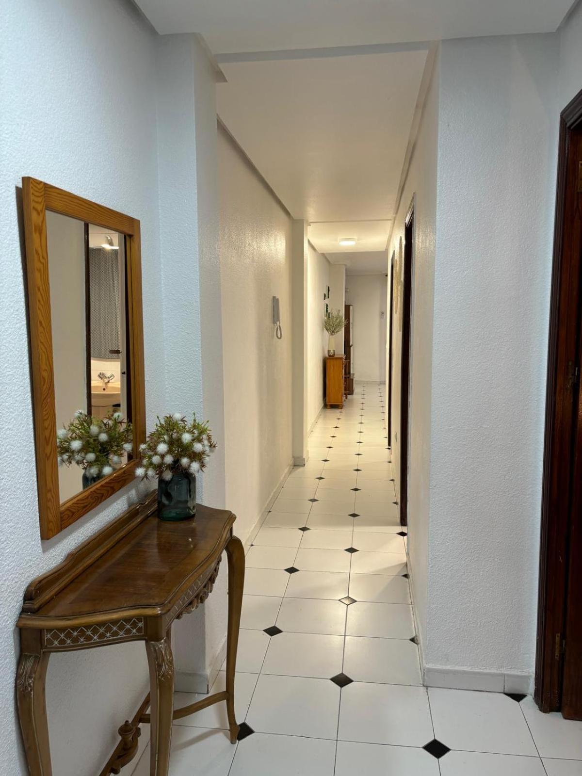 Просторная Квартира Рядом С Морем В Хорошем Районе Torrevieja Exteriör bild