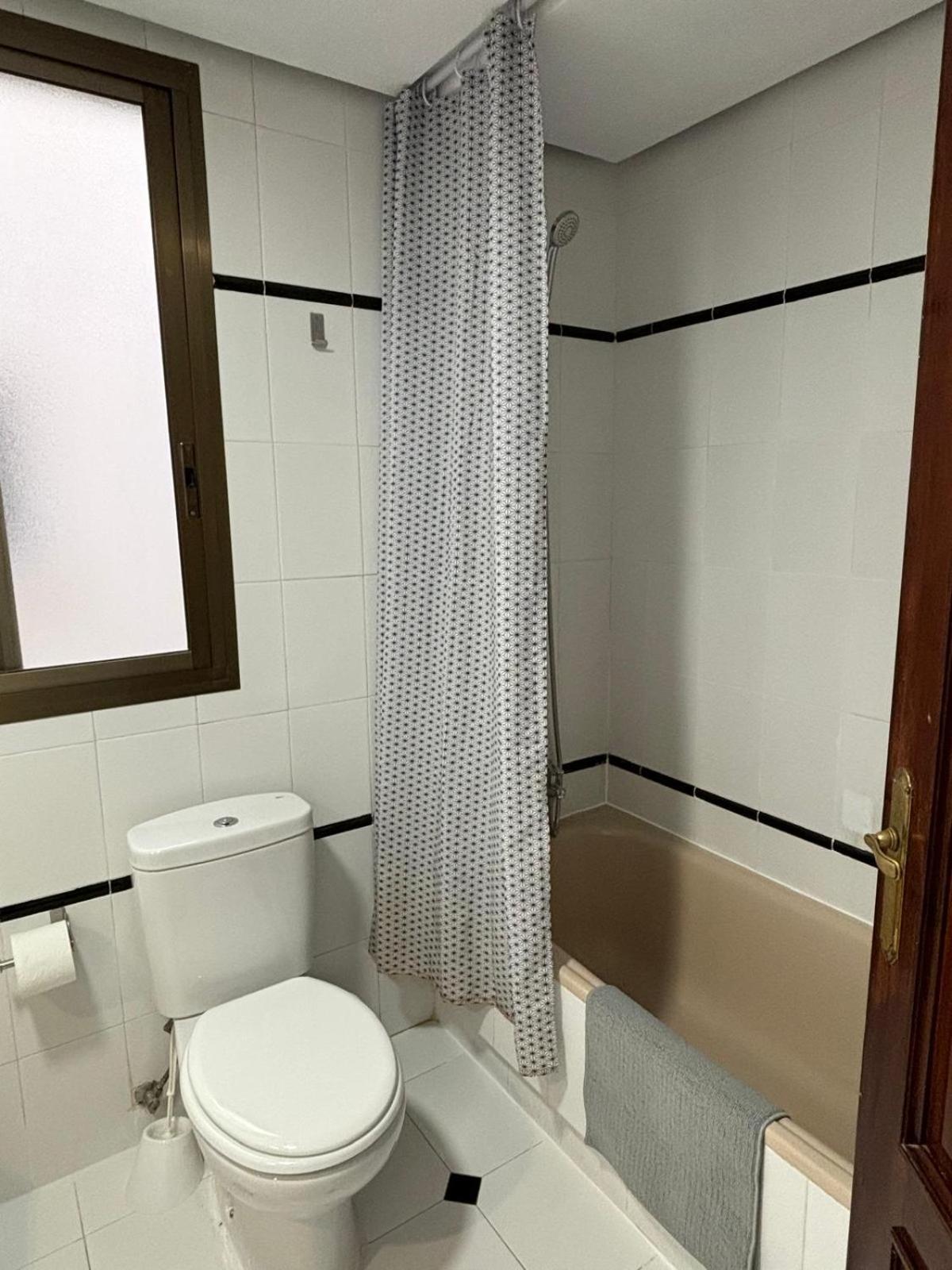 Просторная Квартира Рядом С Морем В Хорошем Районе Torrevieja Exteriör bild
